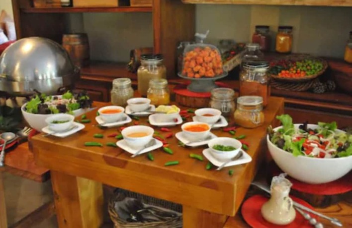 Imagen del bar/restaurante del Hotel Willows Boutique. Foto 3