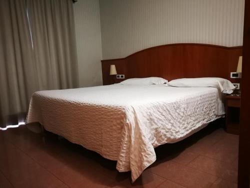 Imagen de la habitación del Hotel Willy. Foto 5