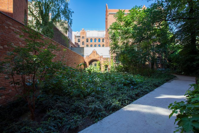 Imagen de los exteriores del Hotel Wilmina. Foto 9