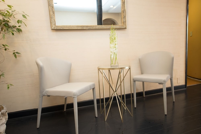 Imagen de los interiores del Hotel Wilshire Crest Los Angeles. Foto 16