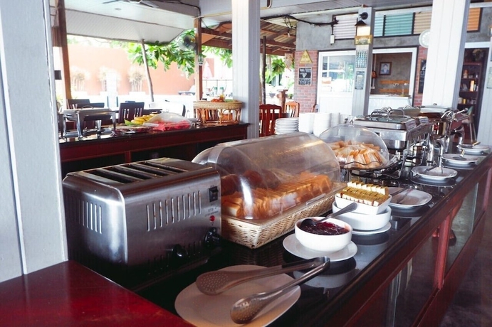 Imagen del bar/restaurante del Hotel Wind Beach Resort. Foto 7