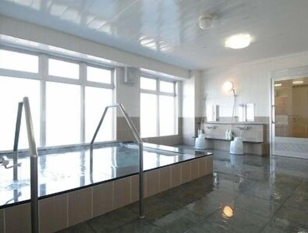 Imagen de la piscina del Hotel Wind City. Foto 19