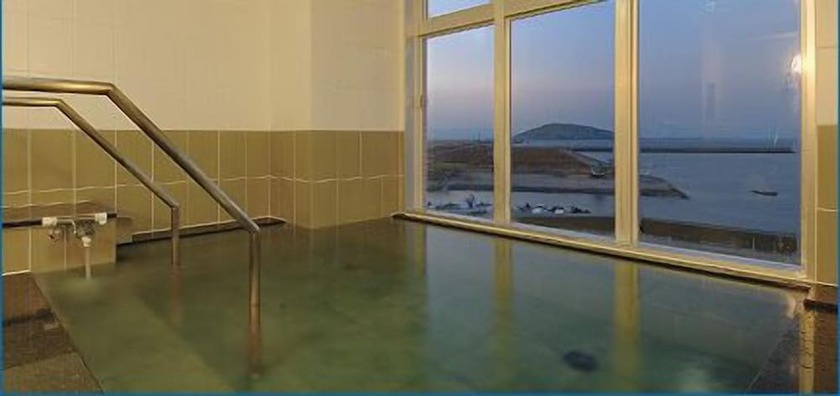 Imagen de la piscina del Hotel Wind City. Foto 20