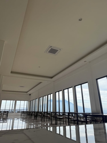 Imagen del bar/restaurante del Hotel Wind Hill Mountain View Resort. Foto 7