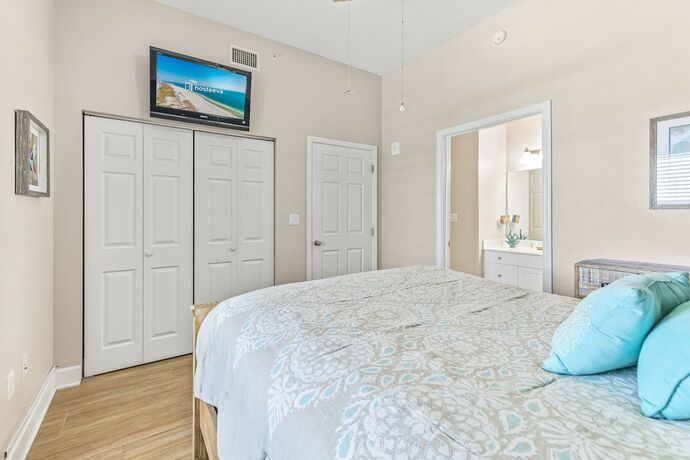 Imagen general del Hotel Windemere Beachfront Condo 1503. Foto 4