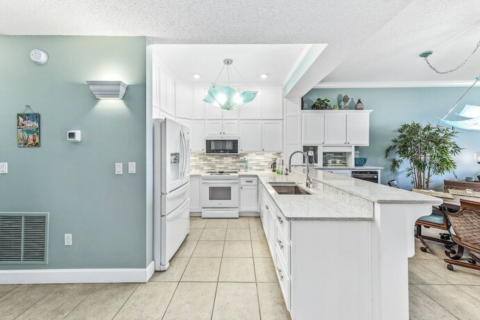 Imagen general del Hotel Windemere Beachfront Condo 1503. Foto 5