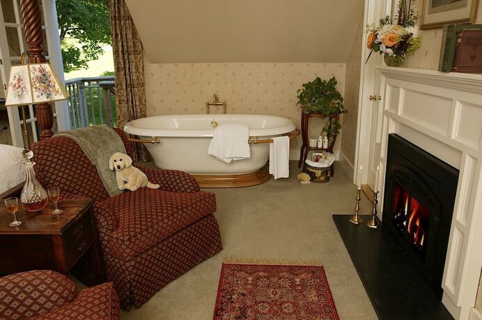 Imagen de la habitación del Hotel Windham Hill Inn. Foto 17