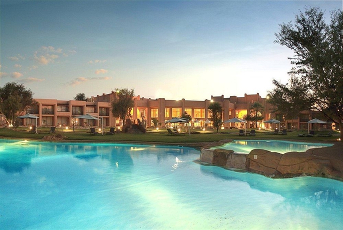 Imagen de la piscina del Hotel Windhoek Country Club. Foto 11