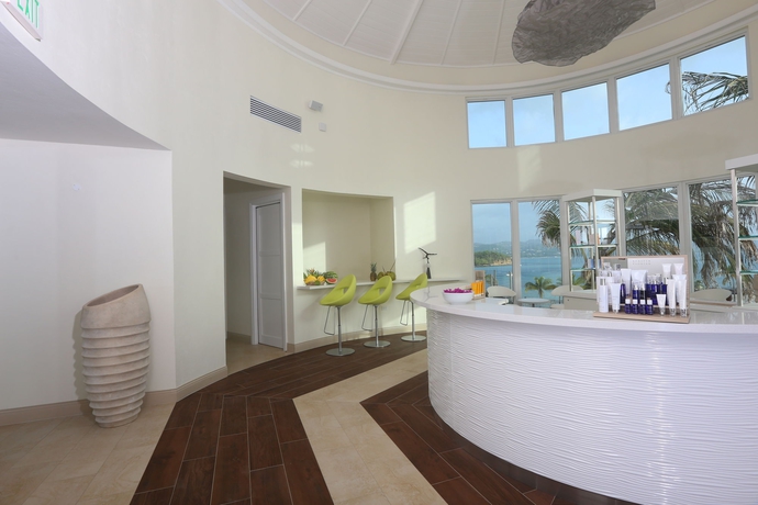 Imagen de los interiores del Hotel Windjammer Landing Villa Beach Resort. Foto 5