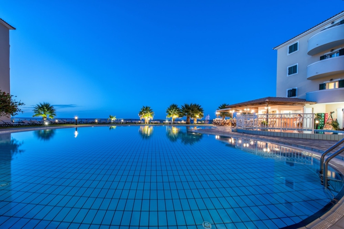 Imagen de la piscina del Hotel Windmill Bay. Foto 19