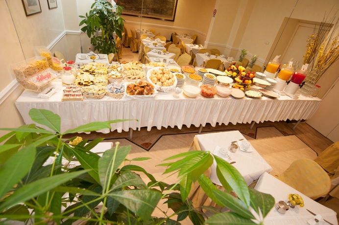 Imagen del bar/restaurante del Hotel Windrose. Foto 3