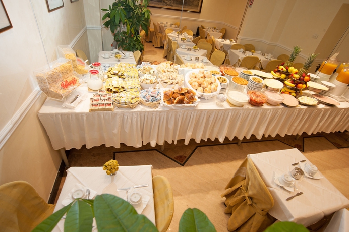 Imagen del bar/restaurante del Hotel Windrose. Foto 5