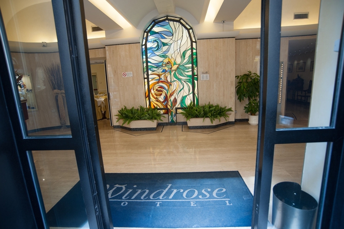 Imagen de los interiores del Hotel Windrose. Foto 16