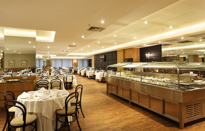 Imagen del bar/restaurante del Hotel Windsor Florida. Foto 2