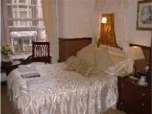Imagen de la habitación del Hotel Windsor House - Guest House. Foto 9