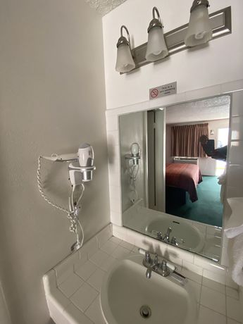 Imagen de la habitación del Hotel Windsor Inn Motel Lake Havasu City. Foto 12