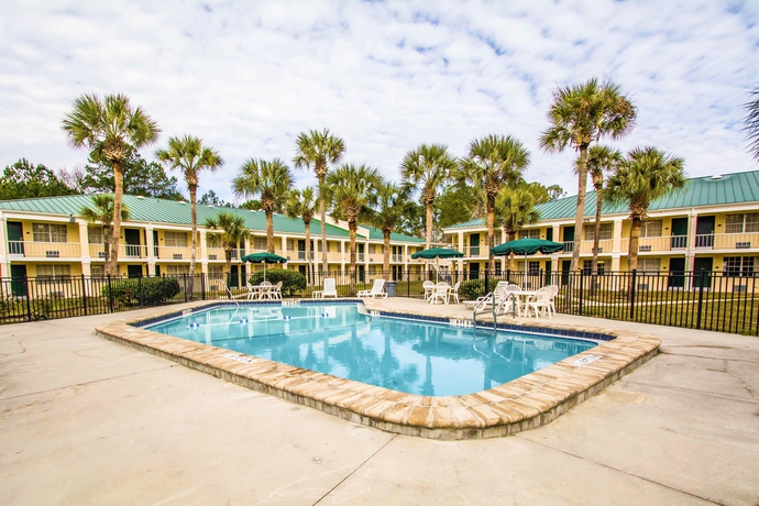 Imagen de la piscina del Hotel Windsor Inn Of Jacksonville. Foto 15