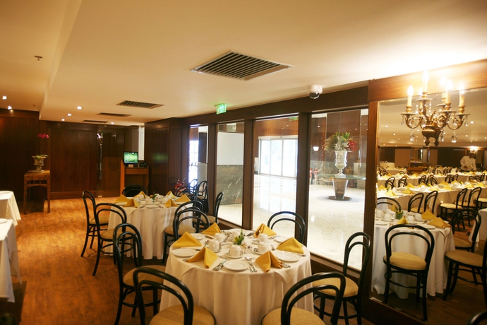 Imagen del bar/restaurante del Hotel Windsor Oceanico. Foto 4