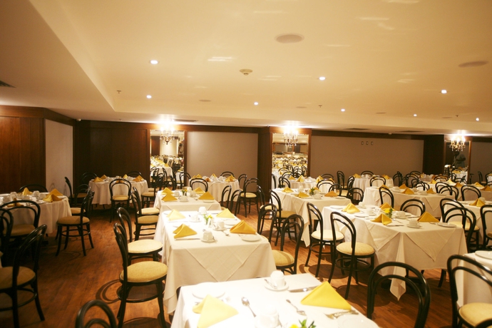 Imagen del bar/restaurante del Hotel Windsor Oceanico. Foto 5