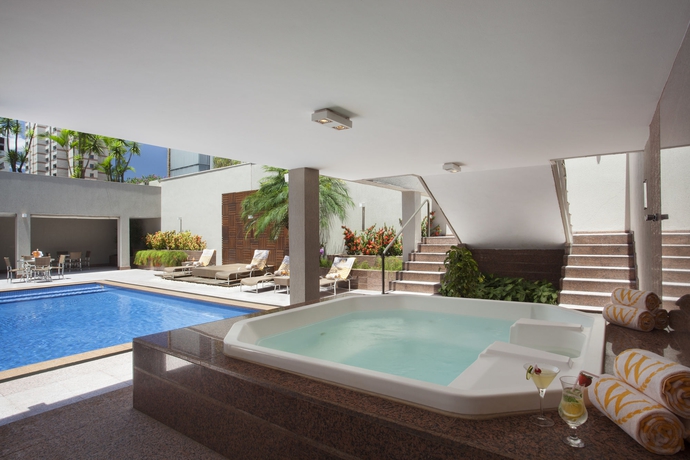 Imagen de la piscina del Hotel Windsor Plaza Brasilia. Foto 13