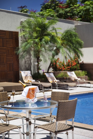 Imagen de la piscina del Hotel Windsor Plaza Brasilia. Foto 16