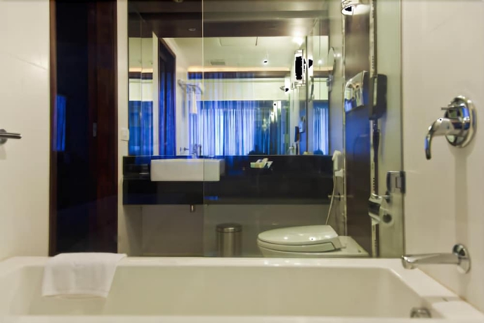 Imagen de la habitación del Hotel Windsor Rajadhani. Foto 12