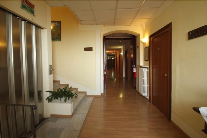 Imagen de los interiores del Hotel Windsor Savoia. Foto 15