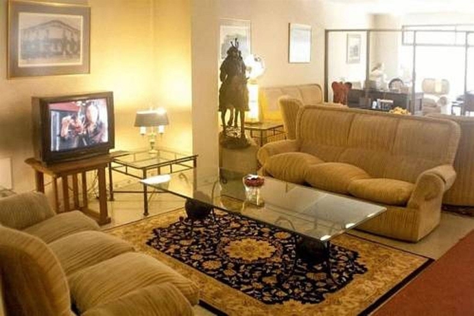 Imagen de los interiores del Hotel Windsor Suites. Foto 8