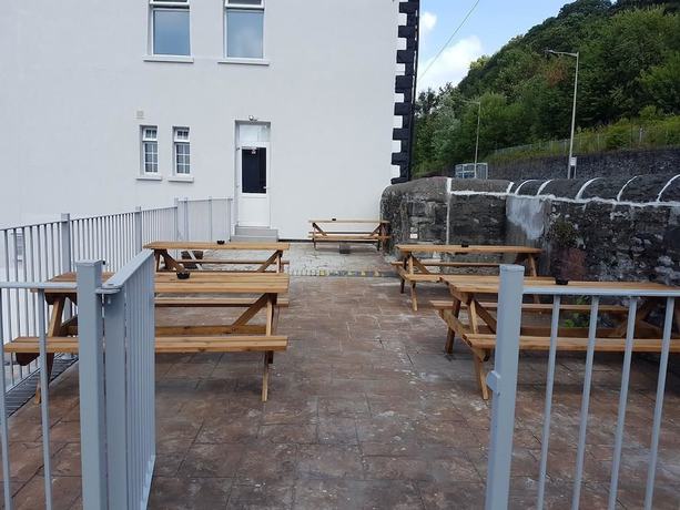 Imagen de los exteriores del Hotel Windsor and Bar. Foto 15