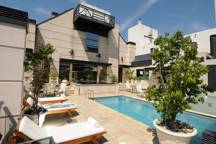 Imagen de la piscina del Hotel Windsor and Tower. Foto 9