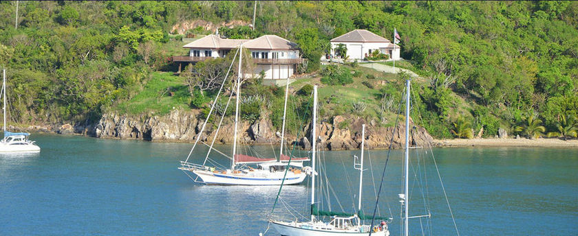 Imagen de los exteriores del Hotel Windward Passage. Foto 10