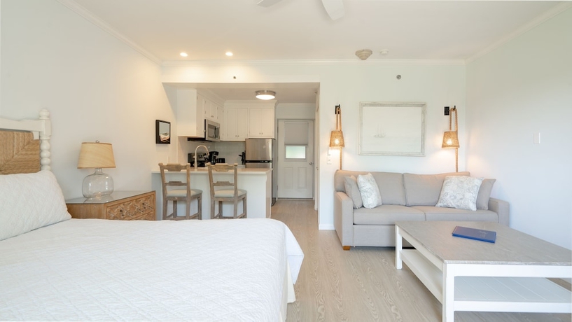 Imagen de la habitación del Hotel Windward Shores Ocean Resort. Foto 2