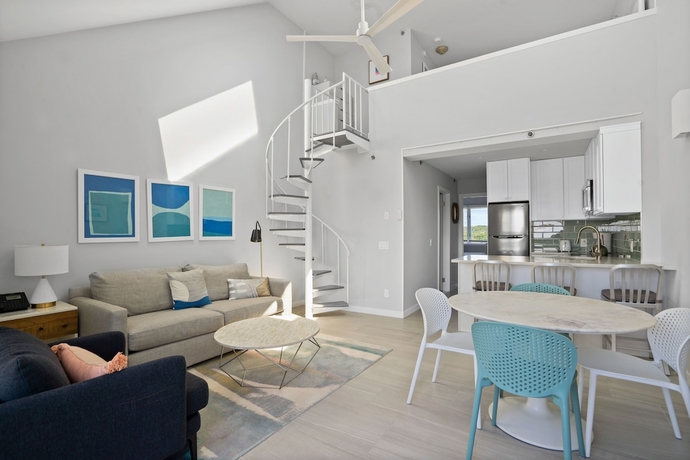 Imagen de la habitación del Hotel Windward Shores Ocean Resort. Foto 5