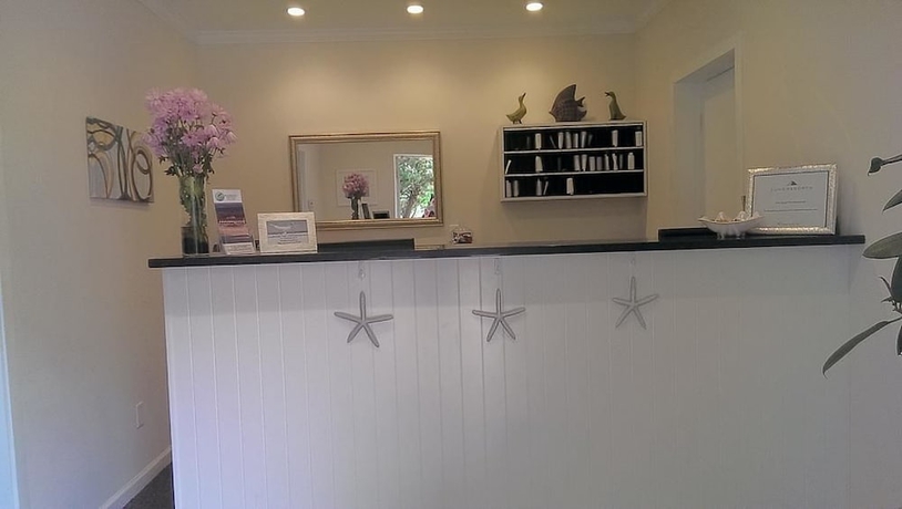 Imagen de los interiores del Hotel Windward Shores Ocean Resort. Foto 14