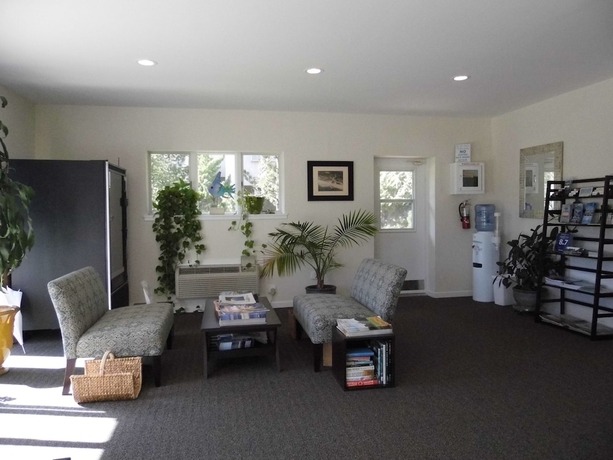 Imagen de los interiores del Hotel Windward Shores Ocean Resort. Foto 16