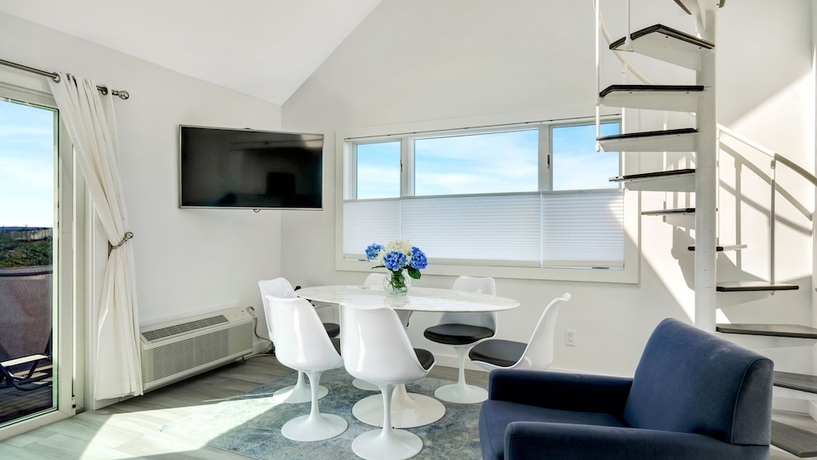 Imagen de la habitación del Hotel Windward Shores Ocean Resort. Foto 12