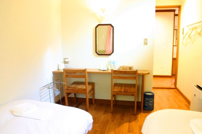 Imagen de la habitación del Hotel Windy Hill. Foto 2