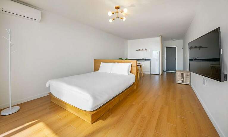 Imagen de la habitación del Hotel Windyhill Resort. Foto 1