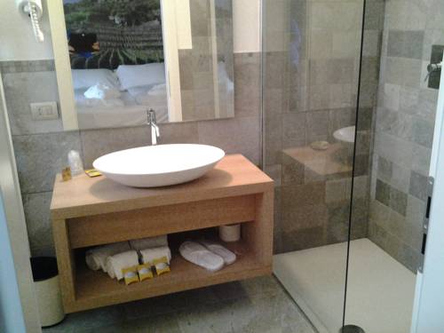 Imagen de la habitación del Hotel Wine Retici Balzi. Foto 6