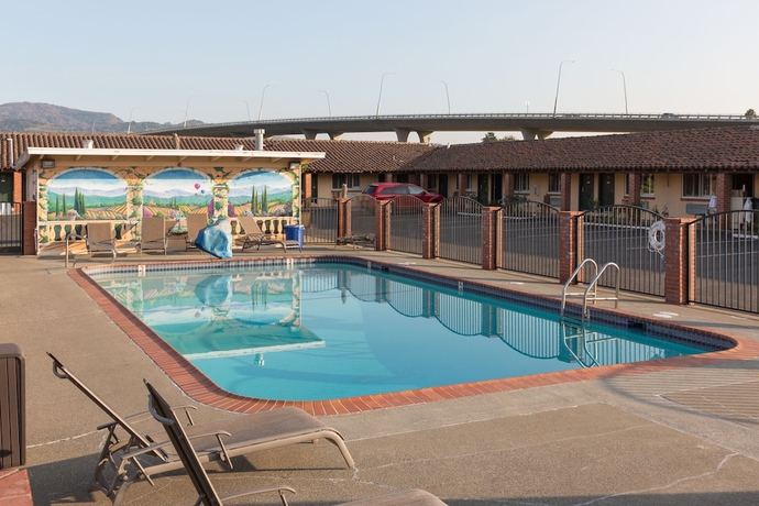 Imagen de la piscina del Hotel Wine Valley Lodge. Foto 19