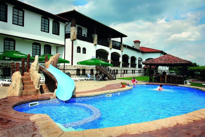 Imagen de la piscina del Hotel Wine and SPA Complex Starossel. Foto 19
