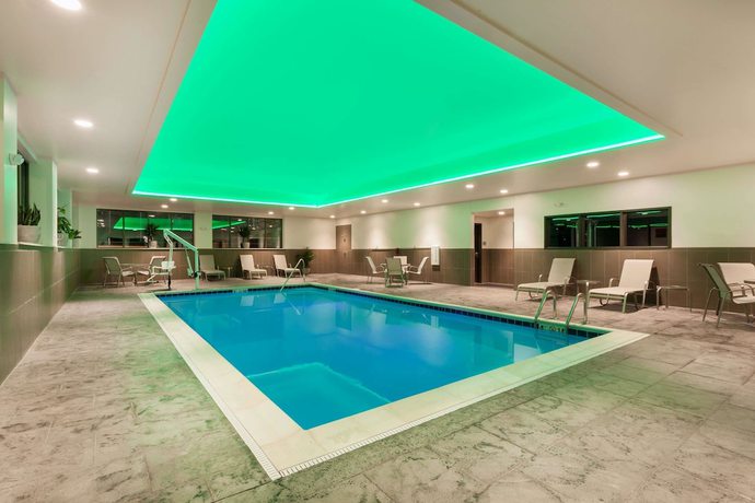 Imagen de la piscina del Hotel Wingate By Wyndham Altoona Downtown/medical Center. Foto 12