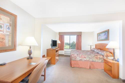Imagen de la habitación del Hotel Wingate By Wyndham Bentonville. Foto 7