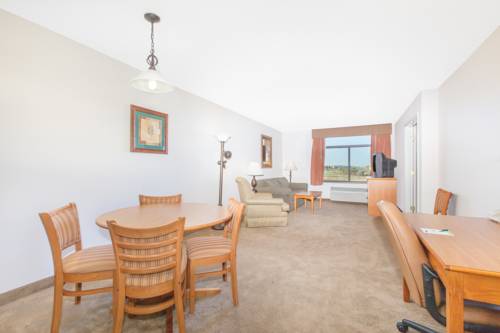Imagen de la habitación del Hotel Wingate By Wyndham Bentonville. Foto 11