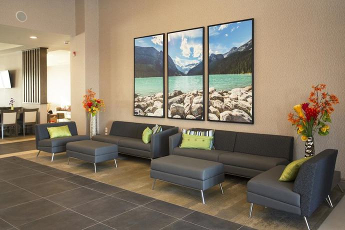 Imagen de los interiores del Hotel Wingate By Wyndham Calgary Airport. Foto 19
