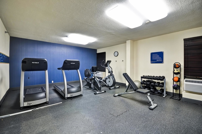 Imagen de los interiores del Hotel Wingate By Wyndham Charleston Coliseum. Foto 11