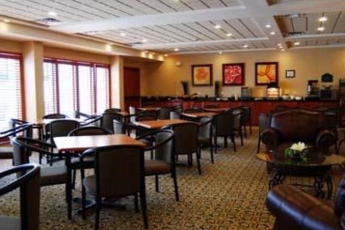 Imagen del bar/restaurante del Hotel Wingate By Wyndham Chihuahua. Foto 5