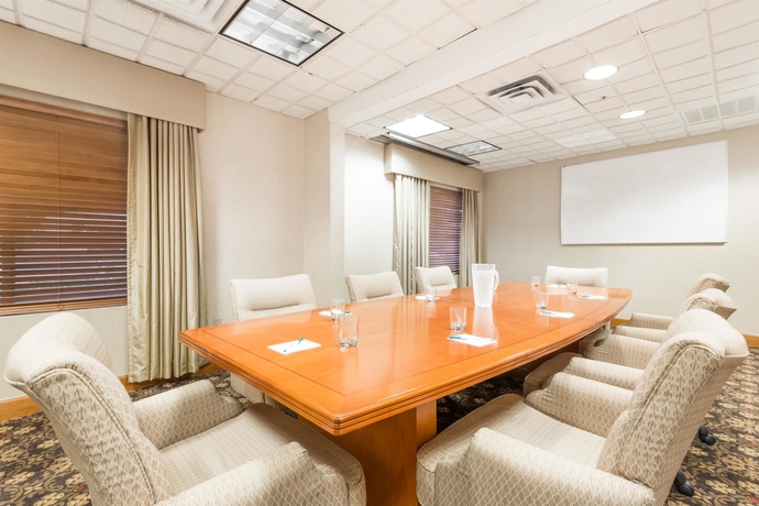 Imagen de los interiores del Hotel Wingate By Wyndham Dfw / North Irving. Foto 11