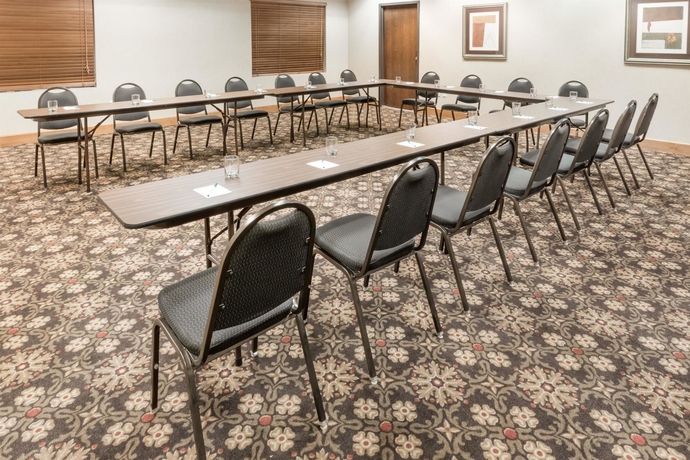 Imagen de los interiores del Hotel Wingate By Wyndham Dfw / North Irving. Foto 12