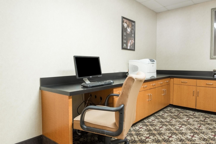 Imagen de los interiores del Hotel Wingate By Wyndham Dfw / North Irving. Foto 13